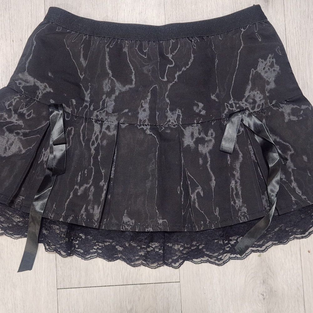 Black Textured Pleated Mini Skirt Zippered Waist Lace Trim Ribbon Bows Gothic